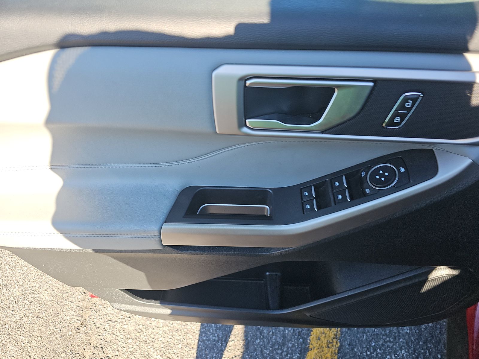 FORD EXPLORER - 10