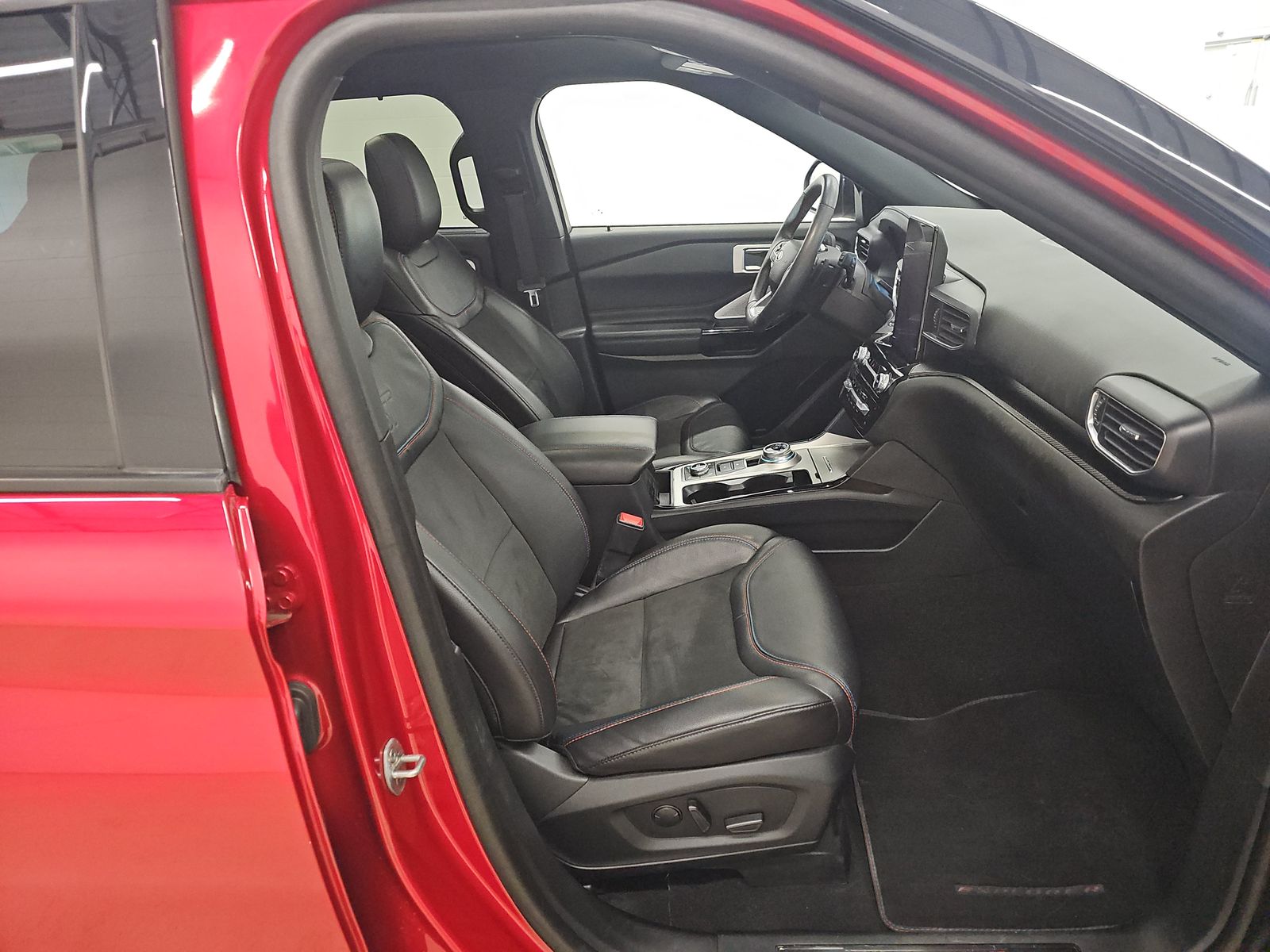 FORD EXPLORER - 9