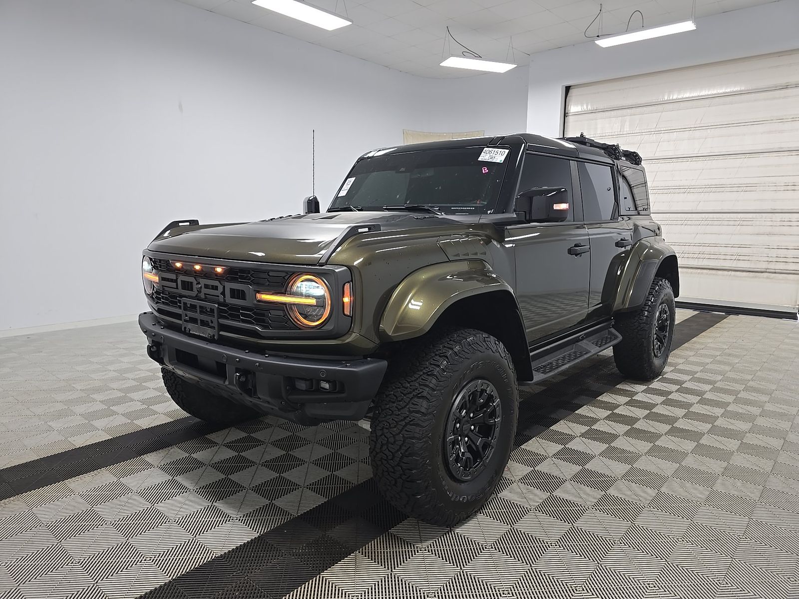 FORD BRONCO - 1