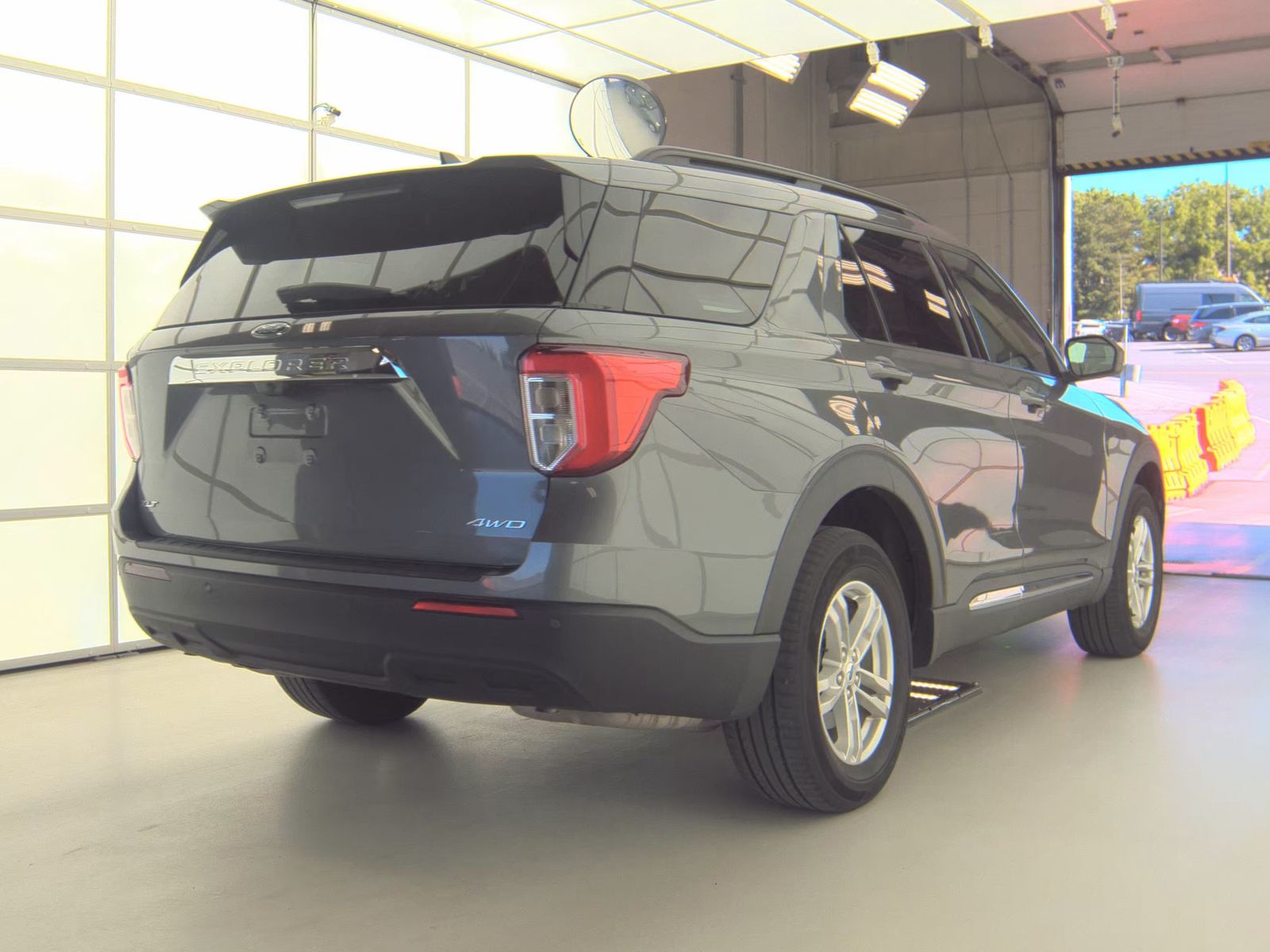 FORD EXPLORER - 6