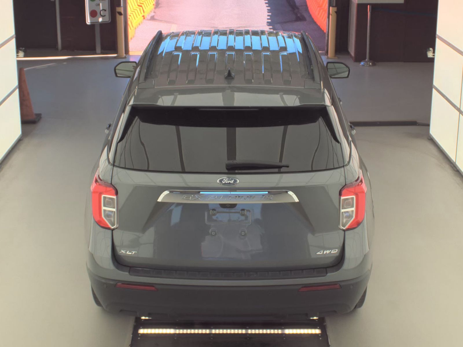 FORD EXPLORER - 7