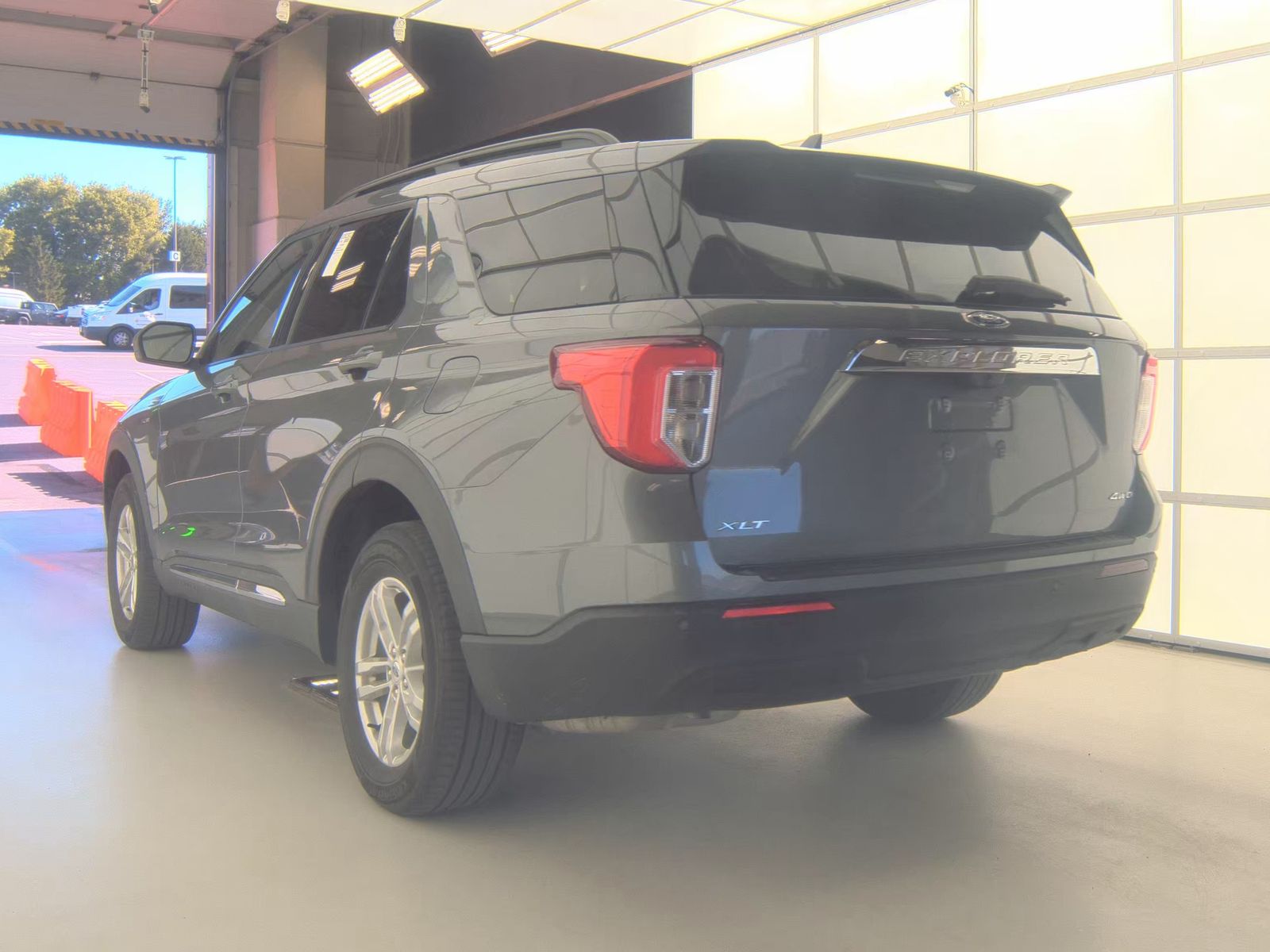 FORD EXPLORER - 9