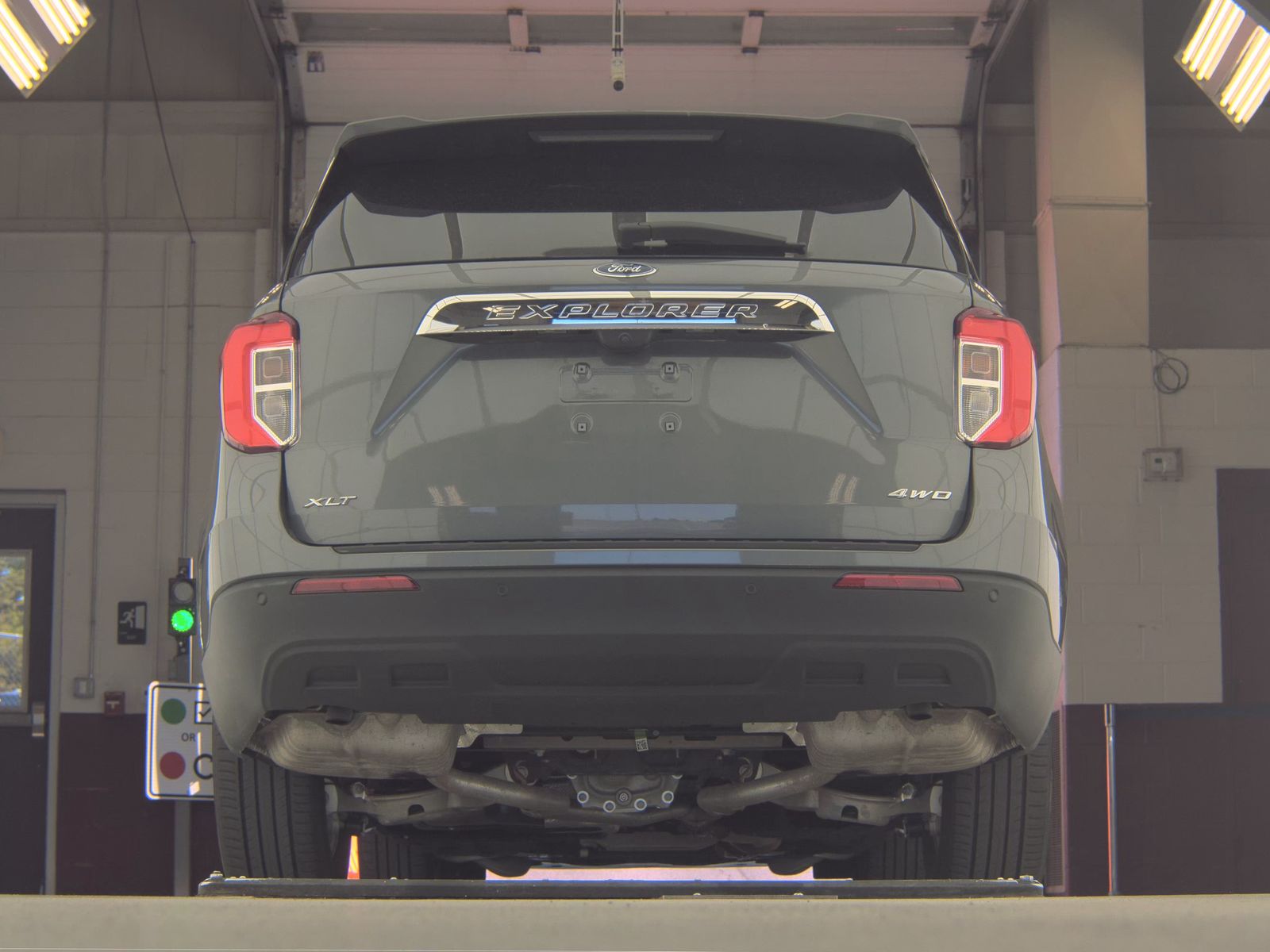 FORD EXPLORER - 8