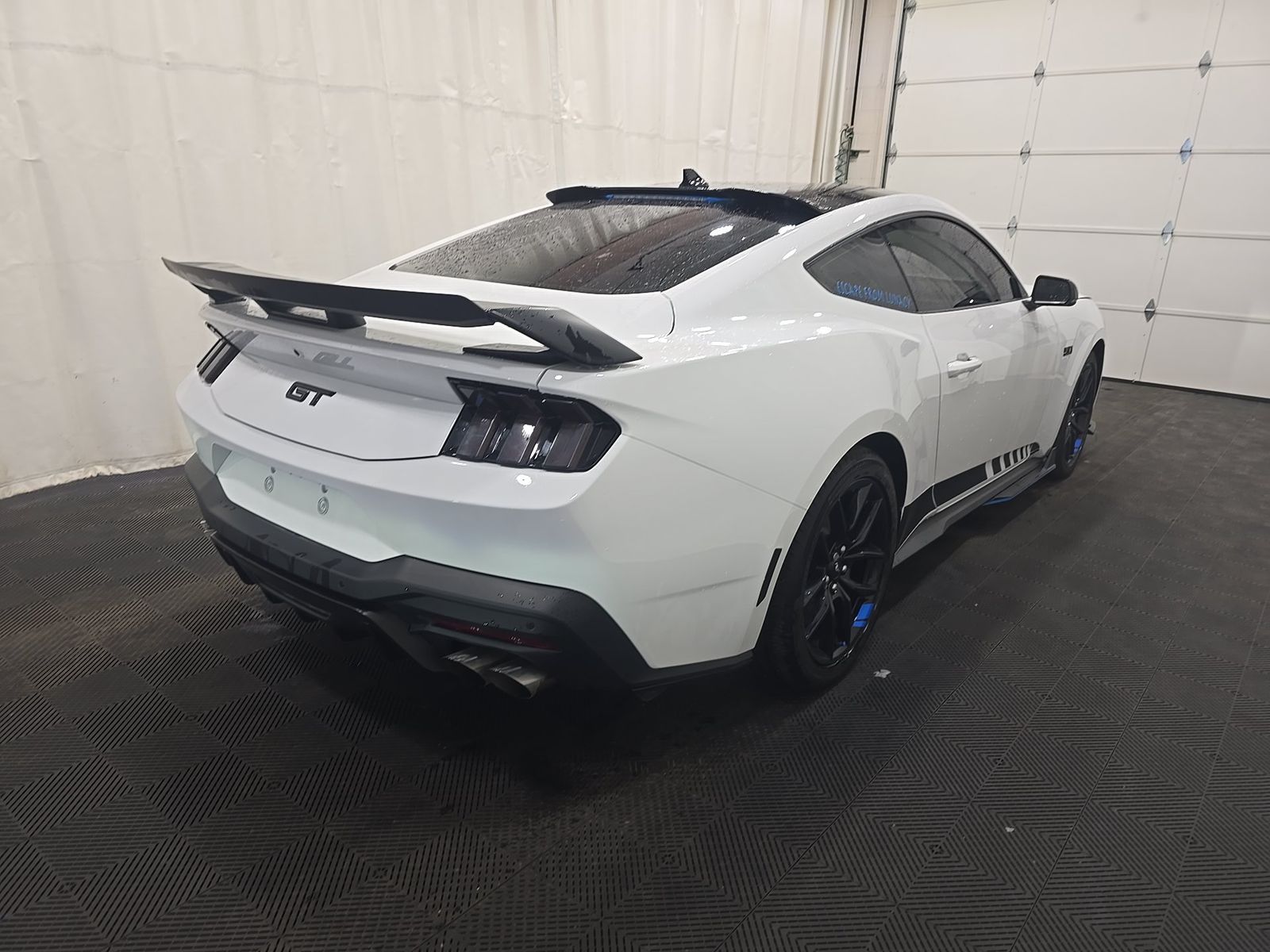 FORD MUSTANG - 5