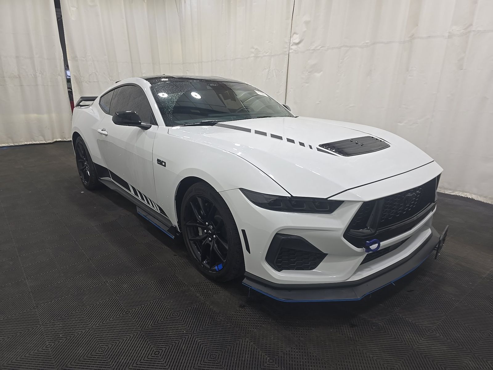 FORD MUSTANG - 4