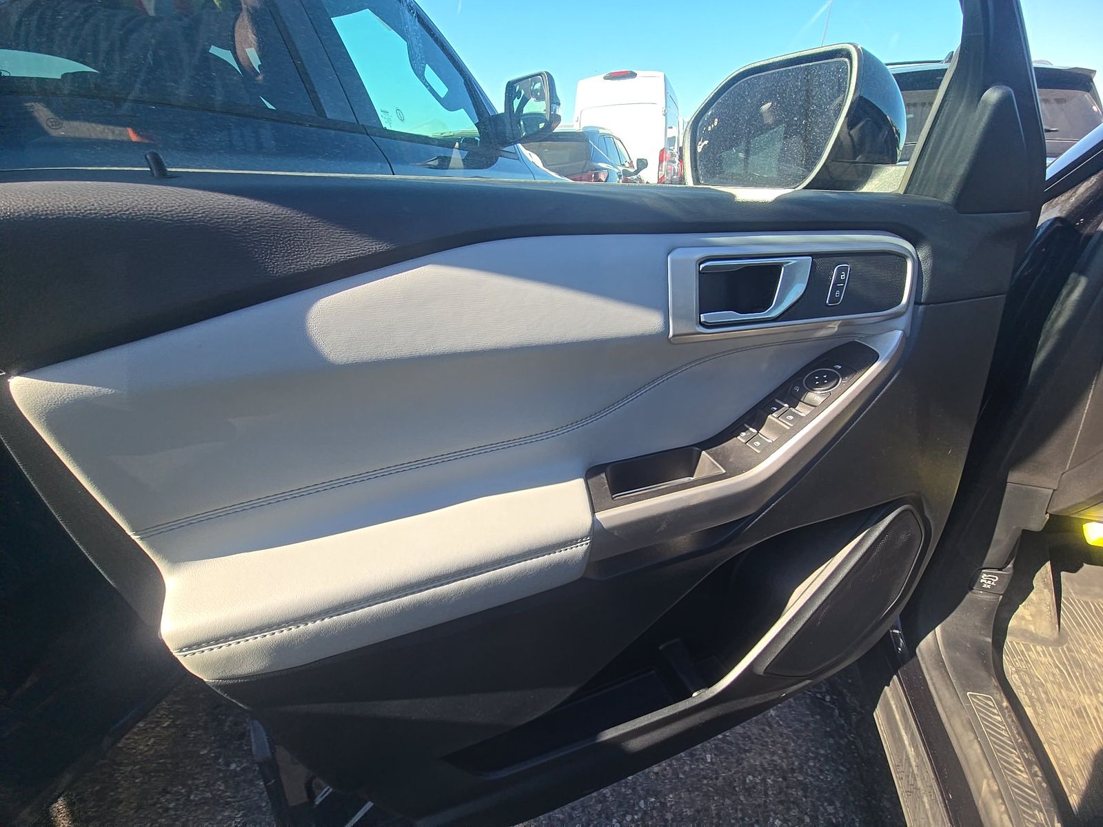 2023 Ford Explorer XLT AWD