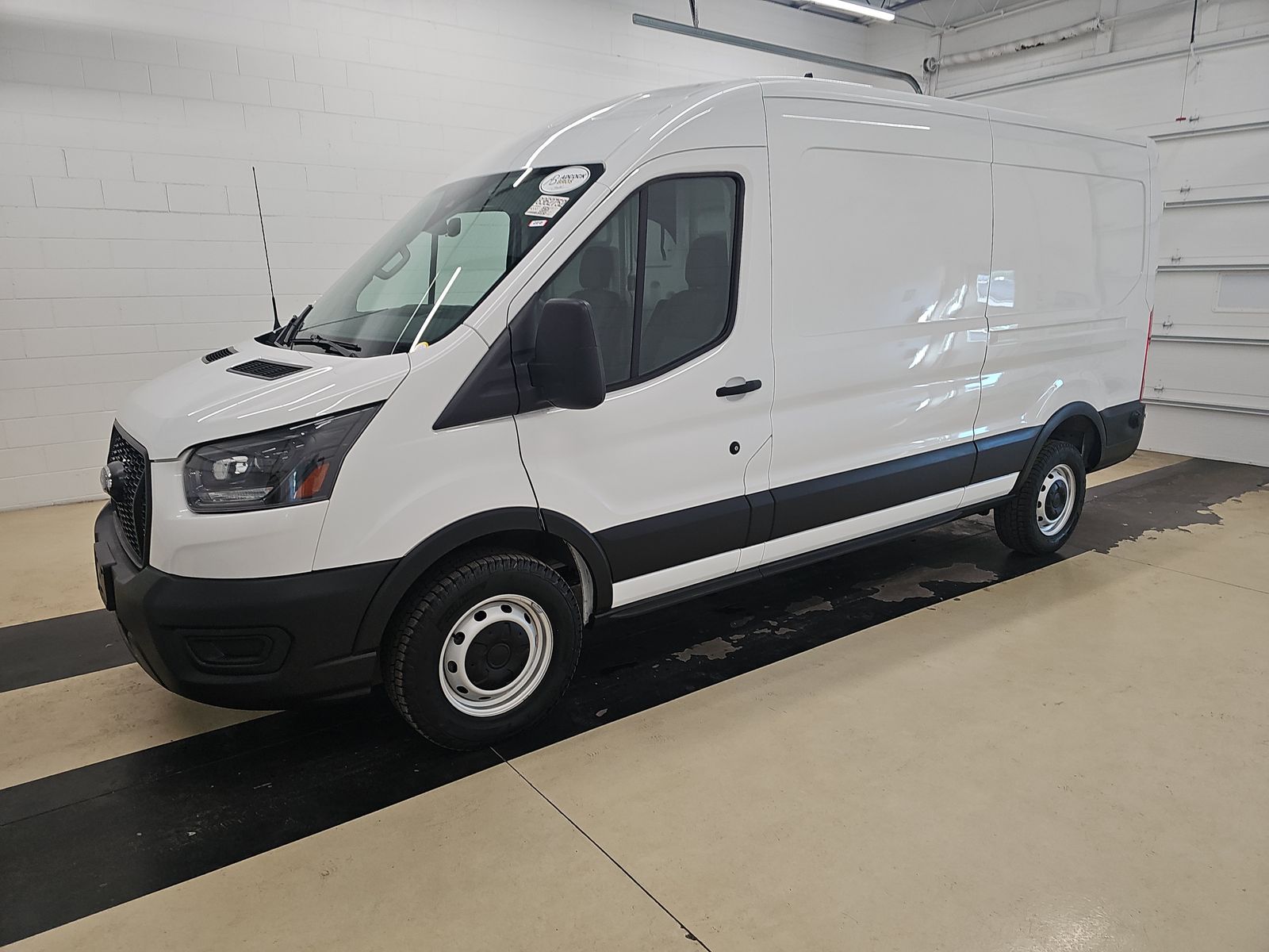 FORD TRANSIT 250 - 1