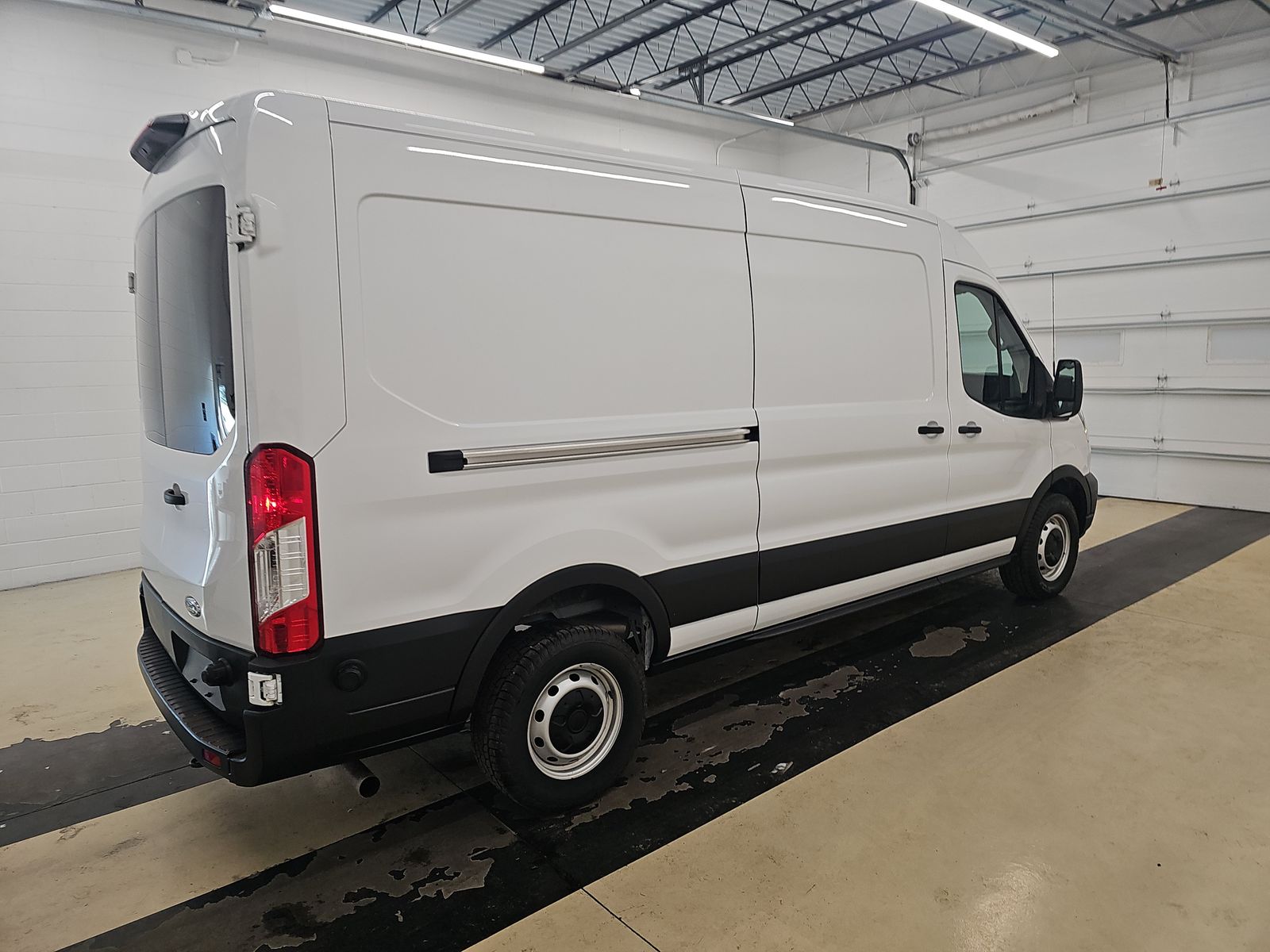 FORD TRANSIT 250 - 5