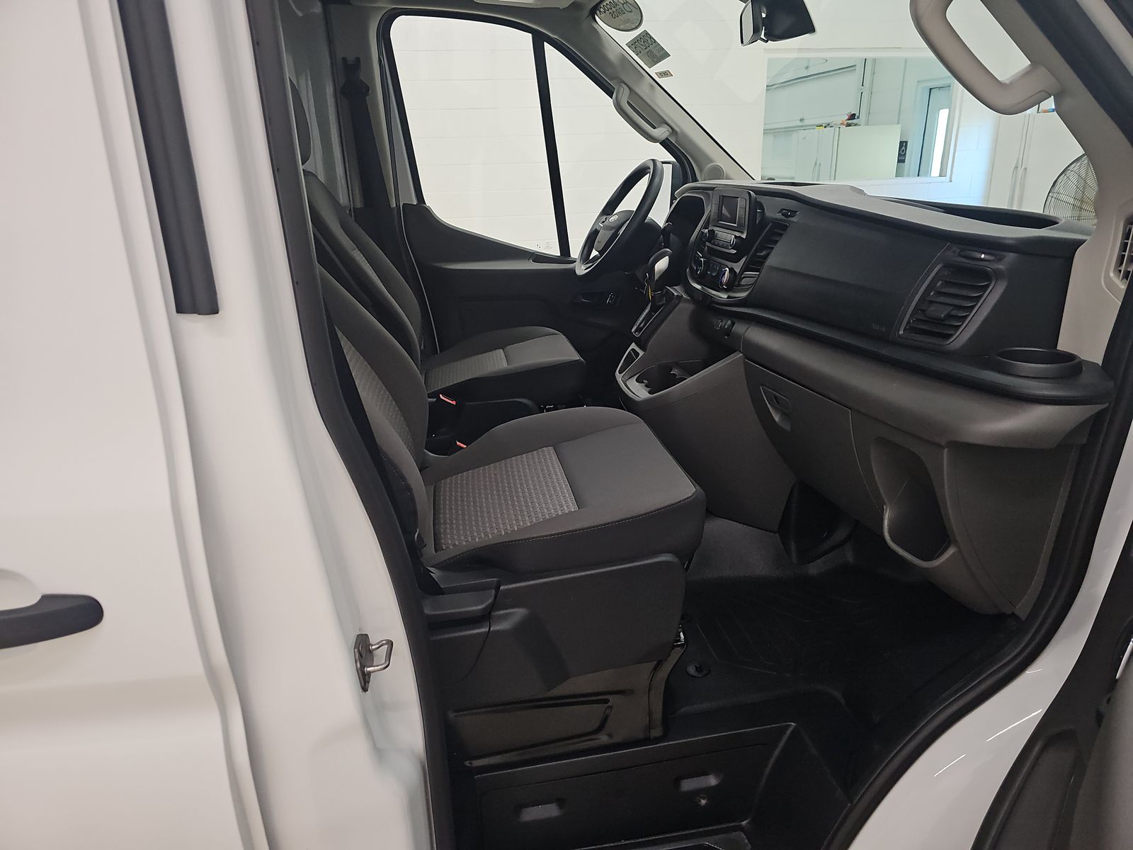 FORD TRANSIT 250 - 9