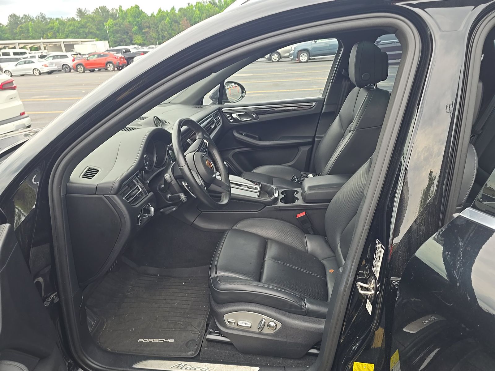 2024 Porsche Macan Base AWD
