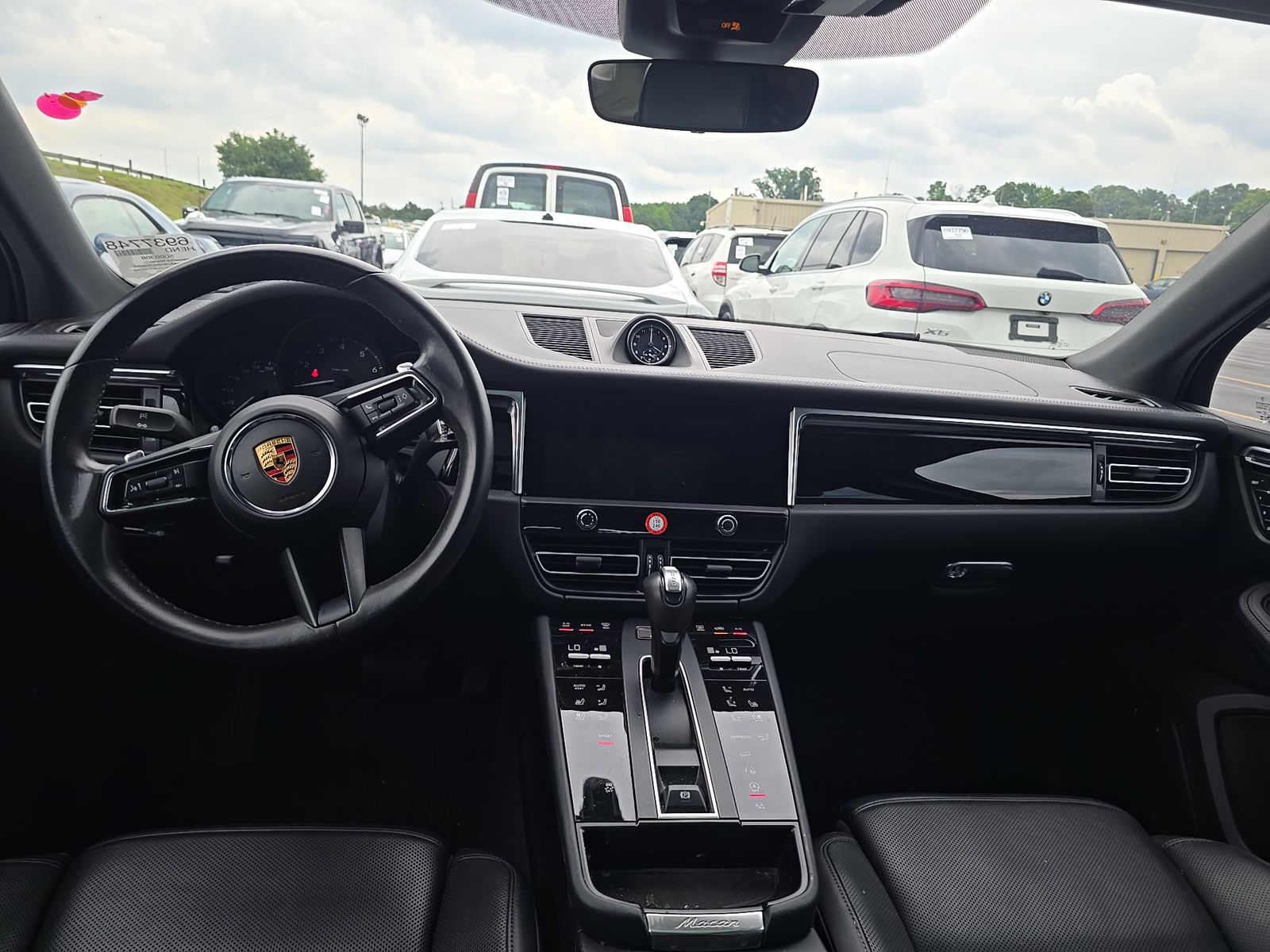 2024 Porsche Macan Base AWD