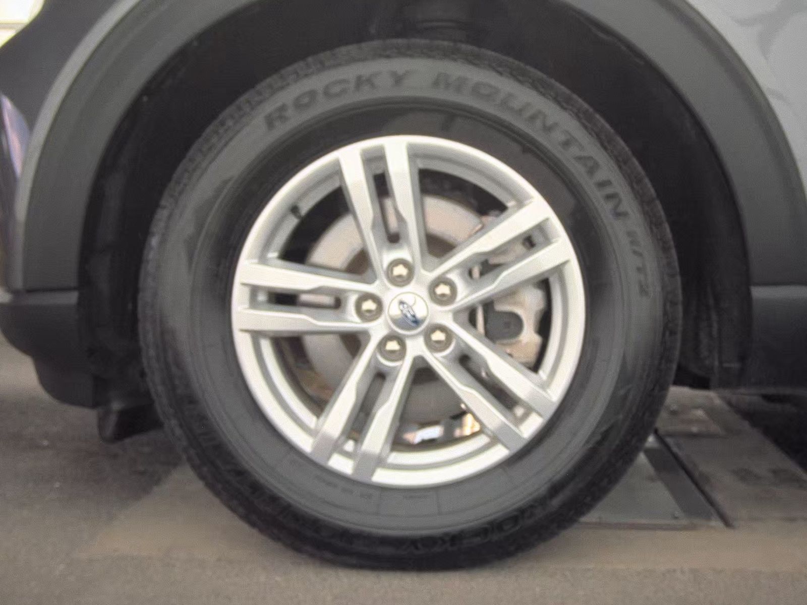 FORD EXPLORER - 10