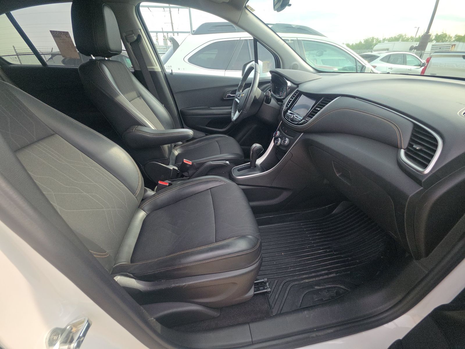 CHEVROLET TRAX - 9