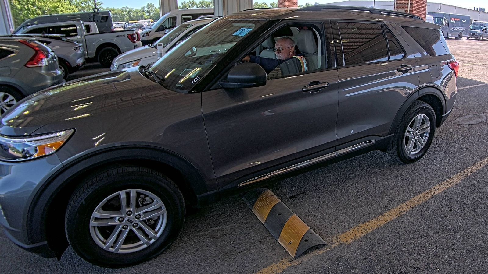 FORD EXPLORER - 1