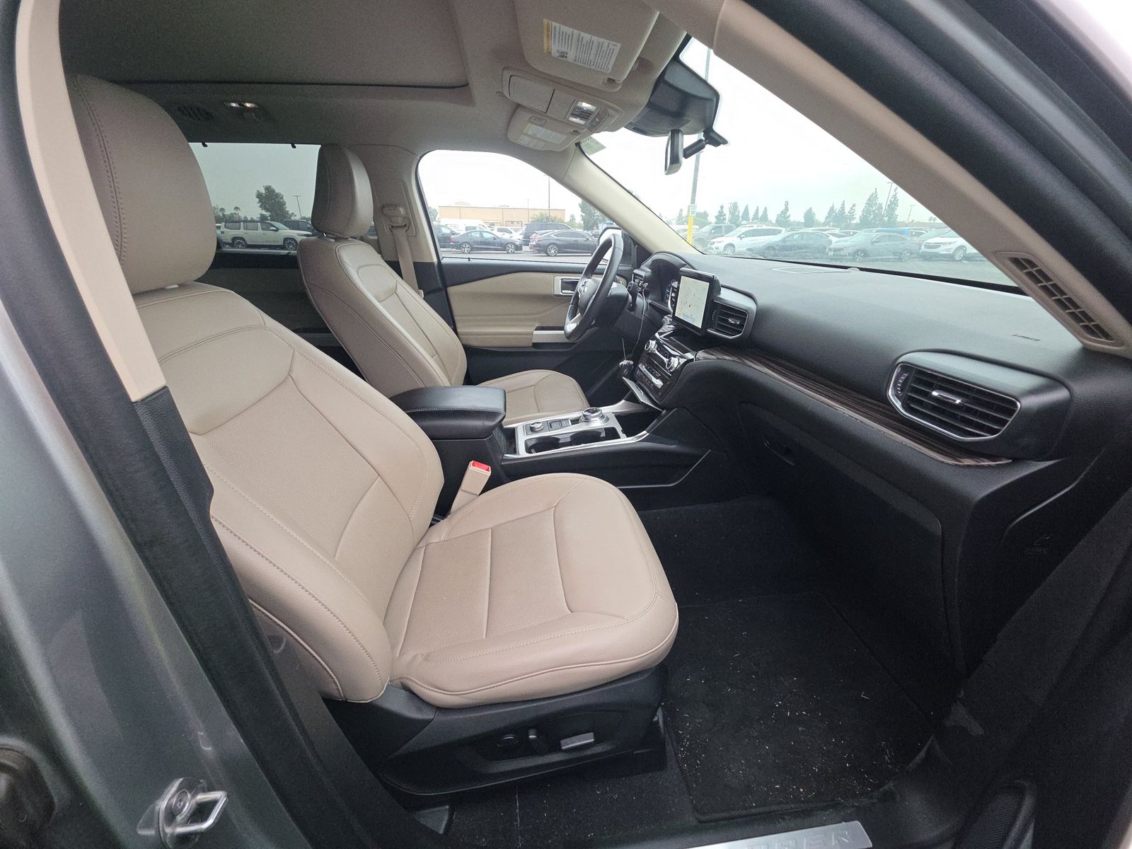 FORD EXPLORER - 9