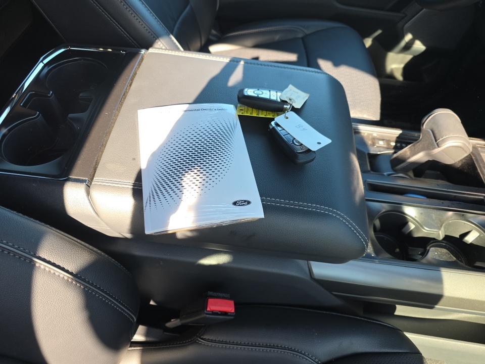 2025 Ford F-150 Lariat AWD
