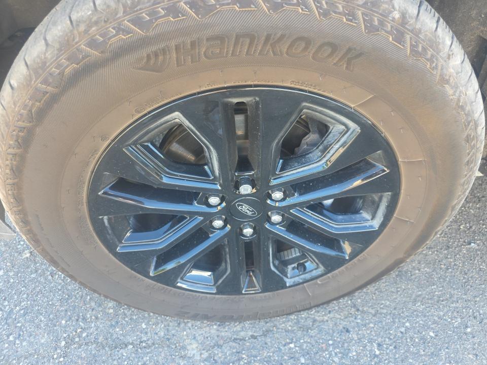 2025 Ford F-150 Lariat AWD