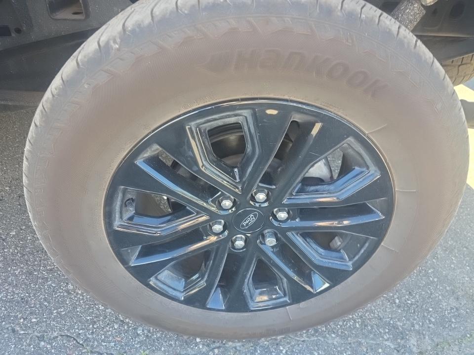 2025 Ford F-150 Lariat AWD