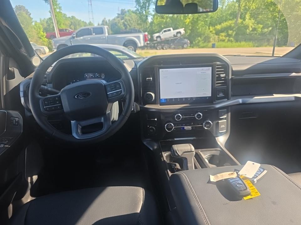 2025 Ford F-150 Lariat AWD