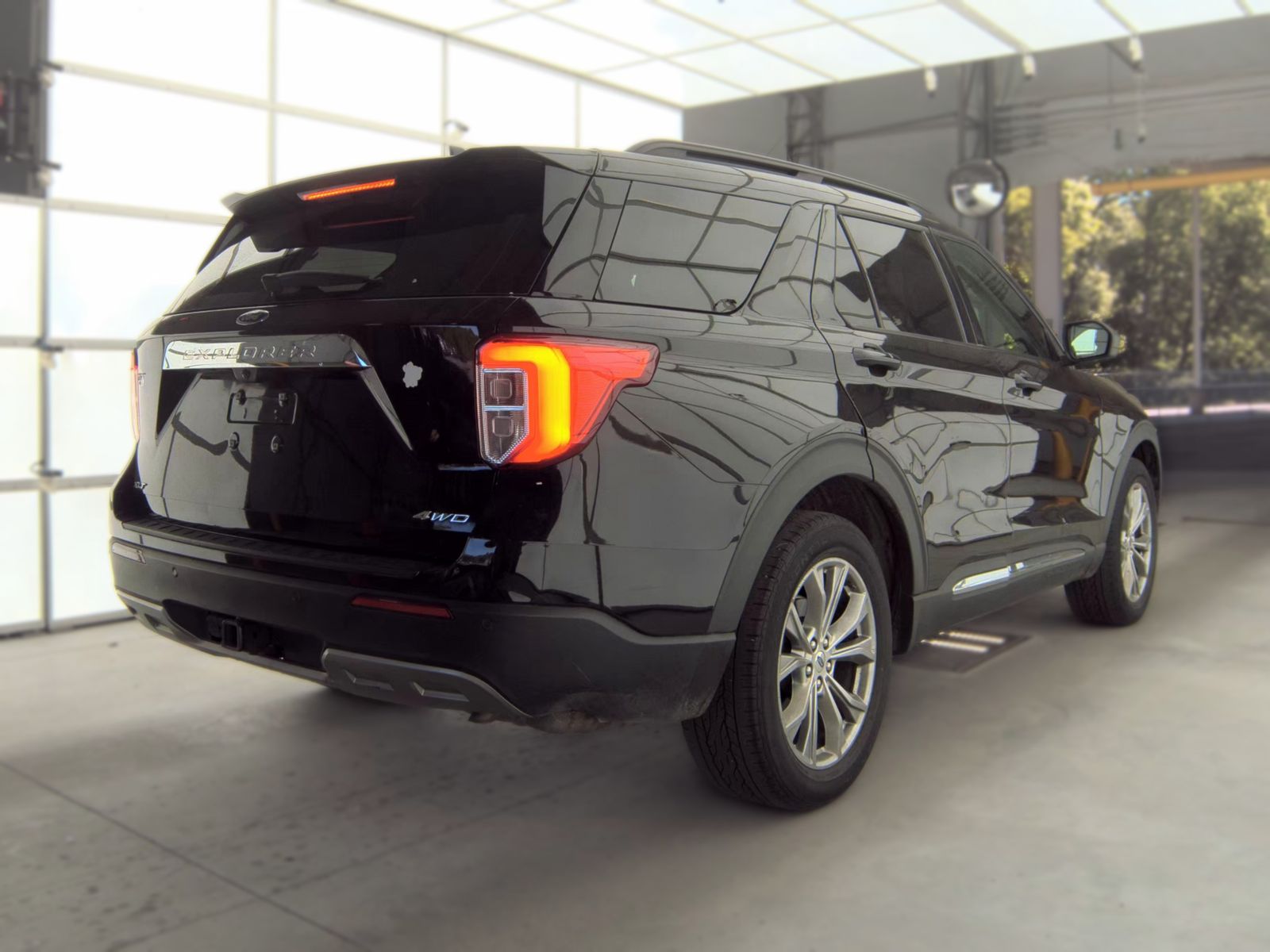2023 Ford Explorer XLT AWD