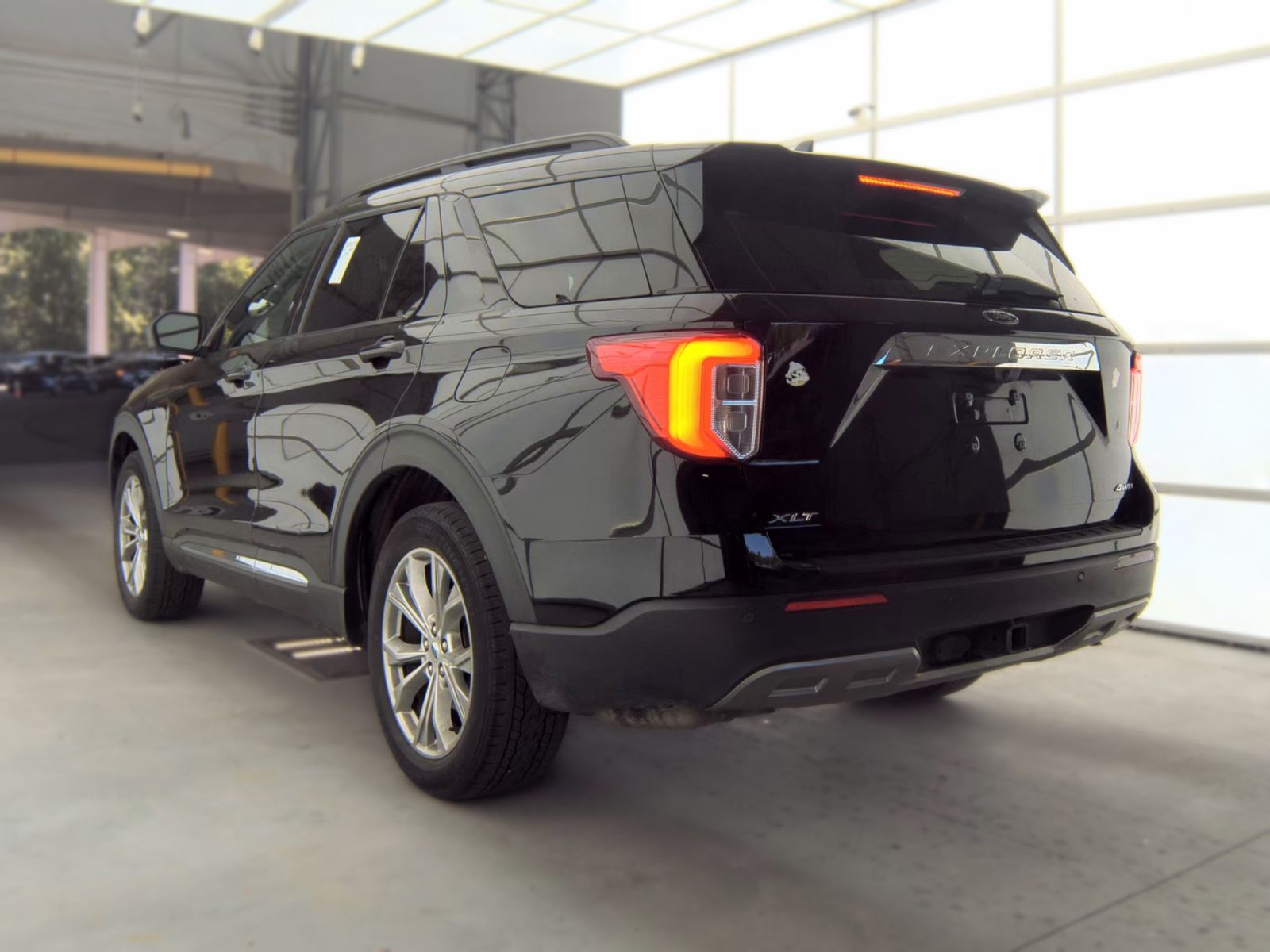 2023 Ford Explorer XLT AWD