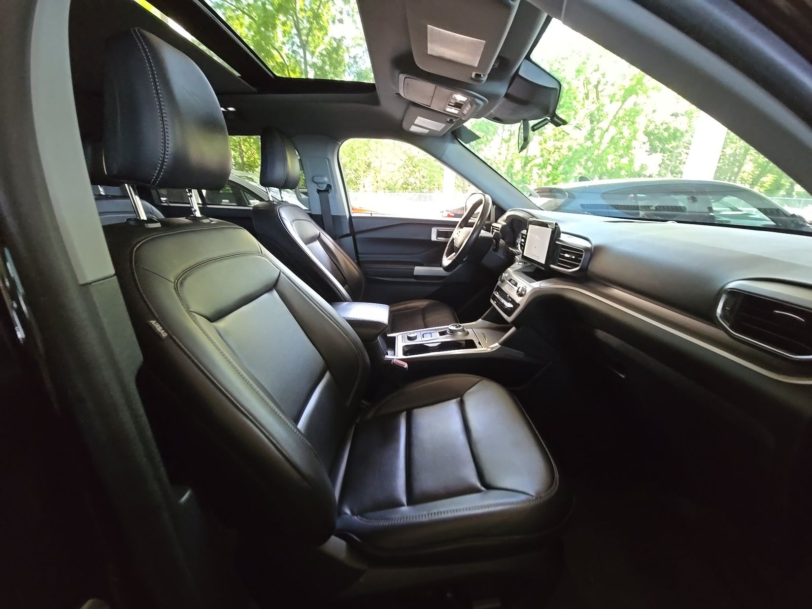 2023 Ford Explorer XLT AWD
