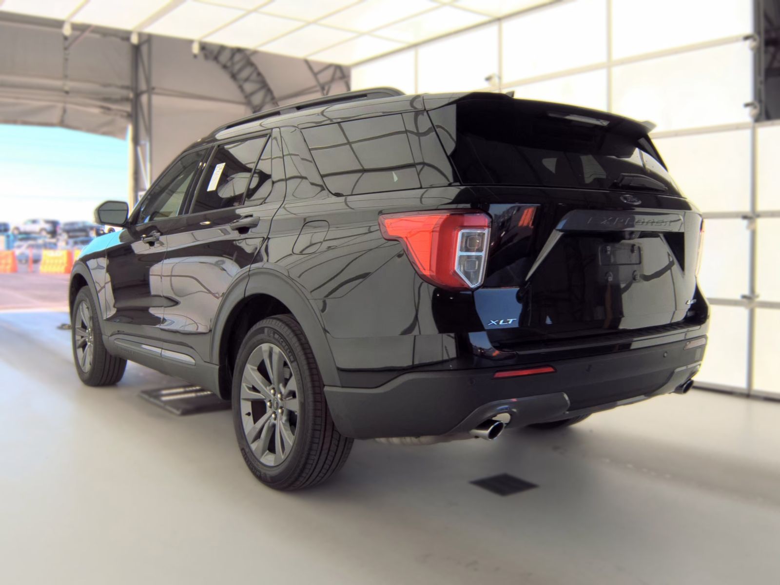 FORD EXPLORER - 9