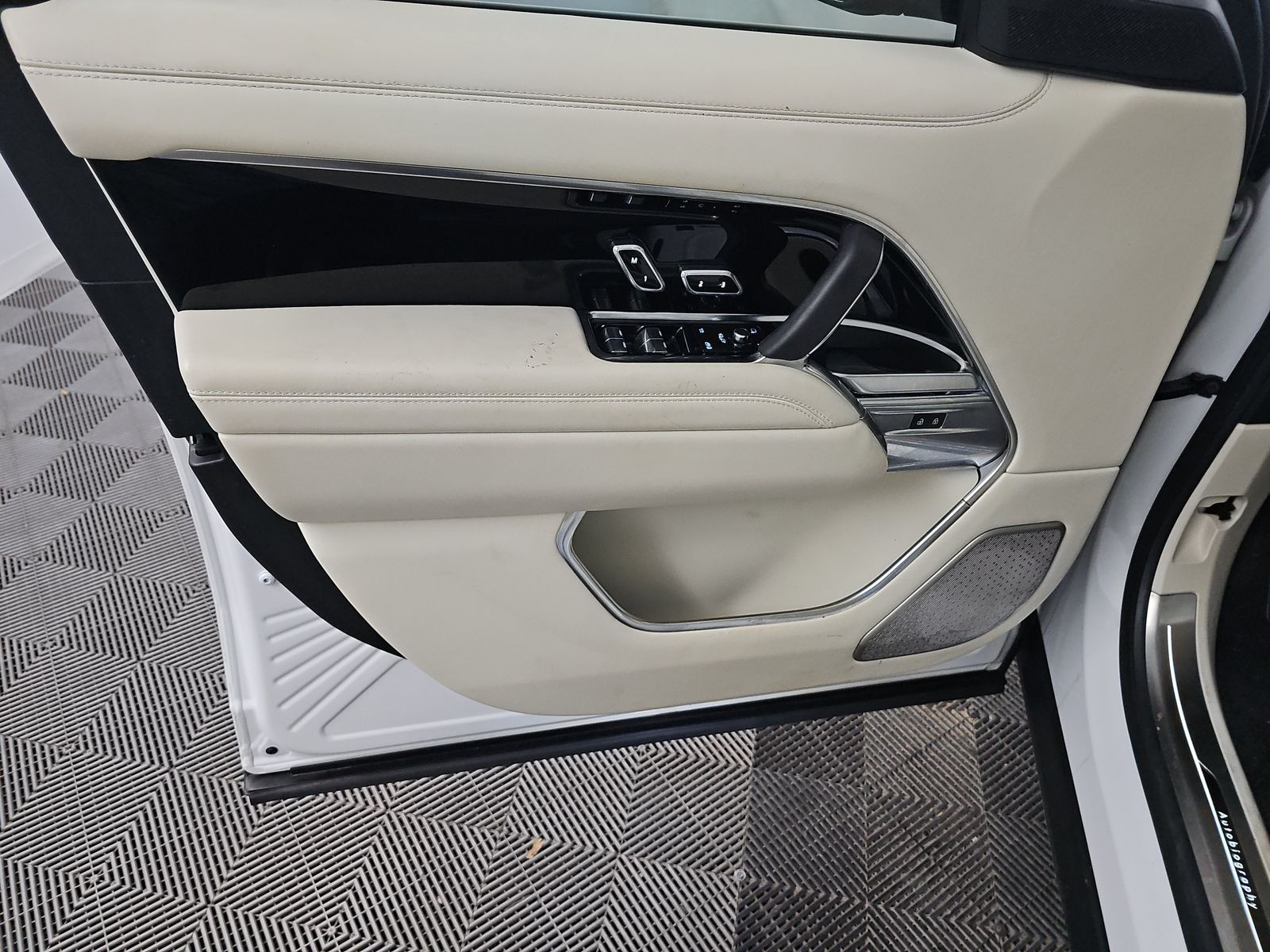 LAND ROVER RANGE ROVER - 10
