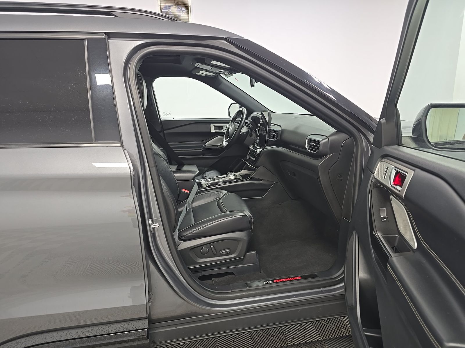 FORD EXPLORER - 9