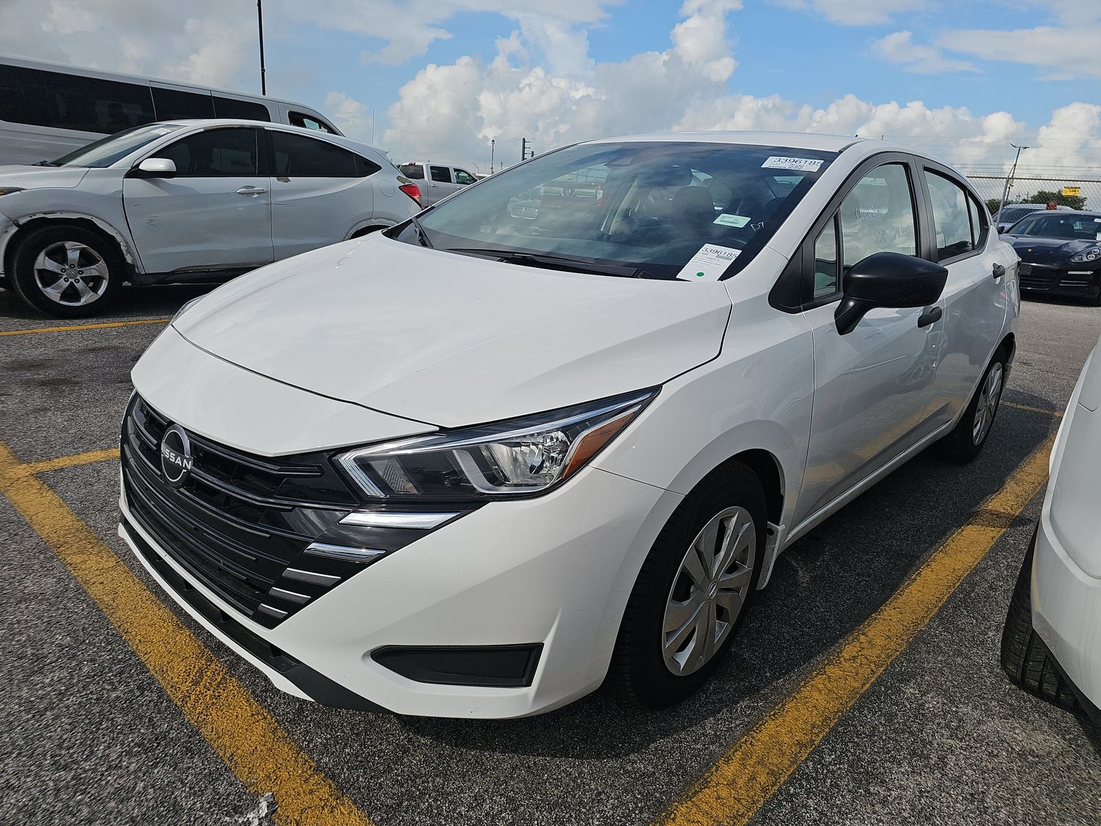 NISSAN VERSA - 1