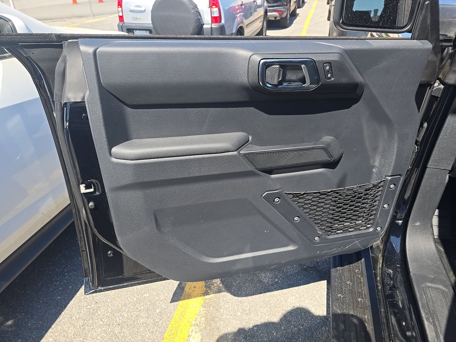 FORD BRONCO - 10