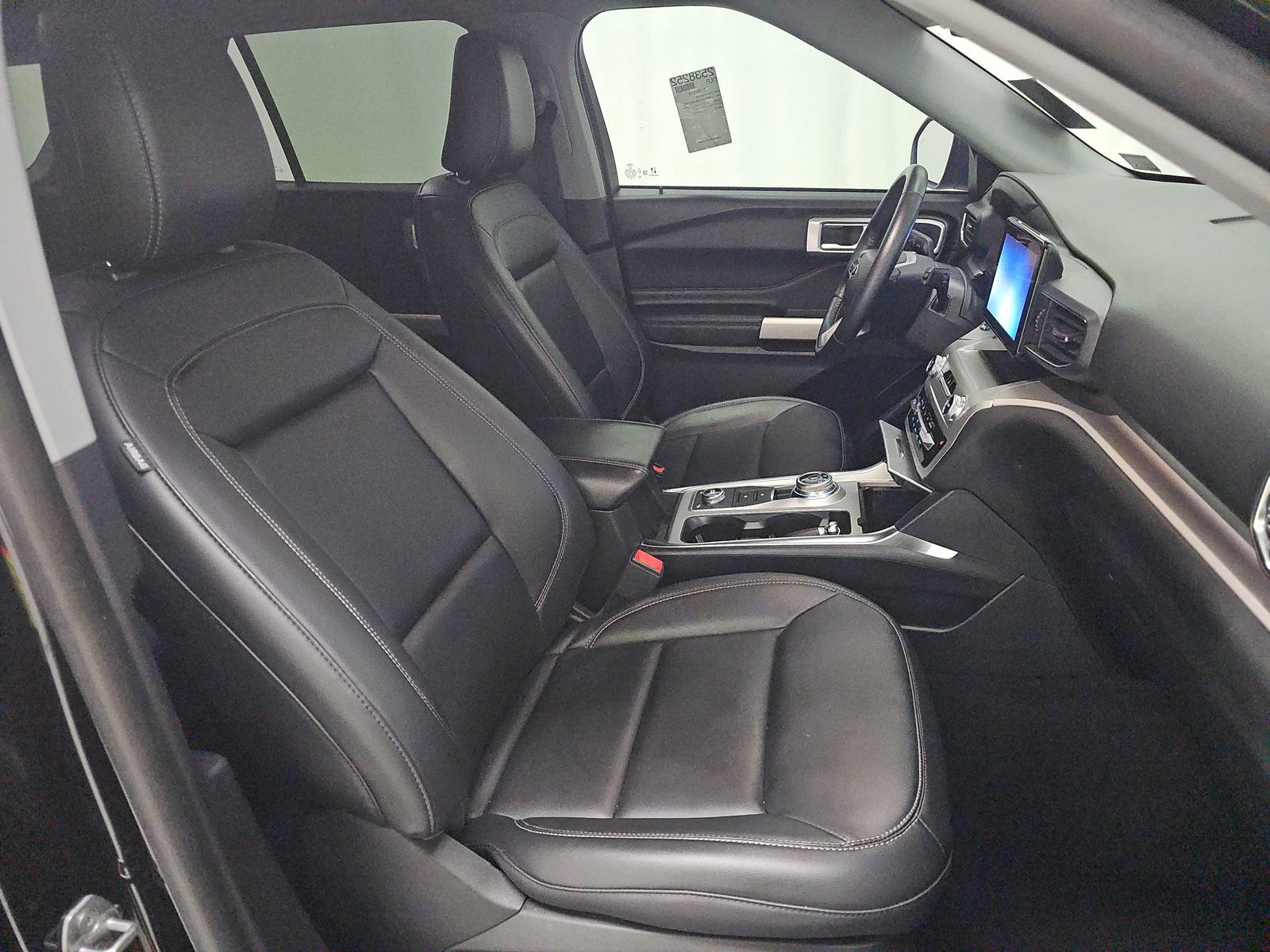 FORD EXPLORER - 9