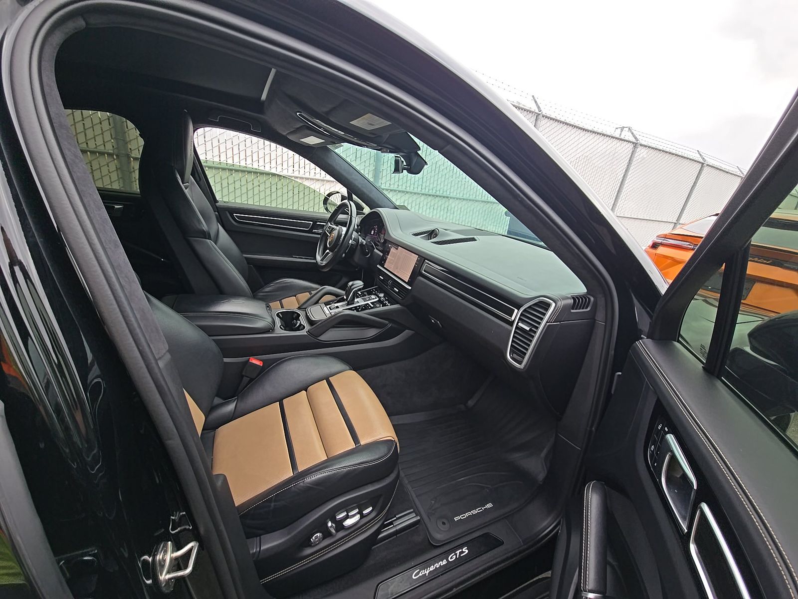 PORSCHE CAYENNE - 9