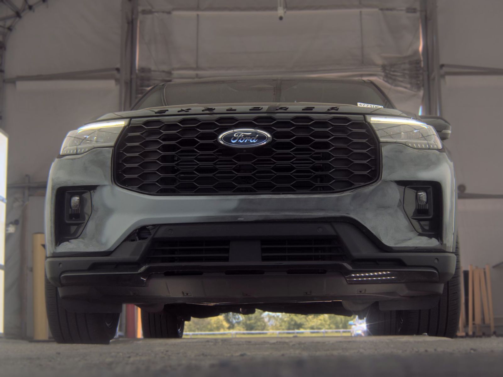 FORD EXPLORER - 4