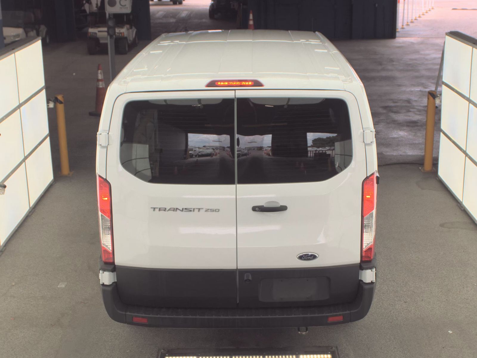 FORD TRANSIT 250 - 6