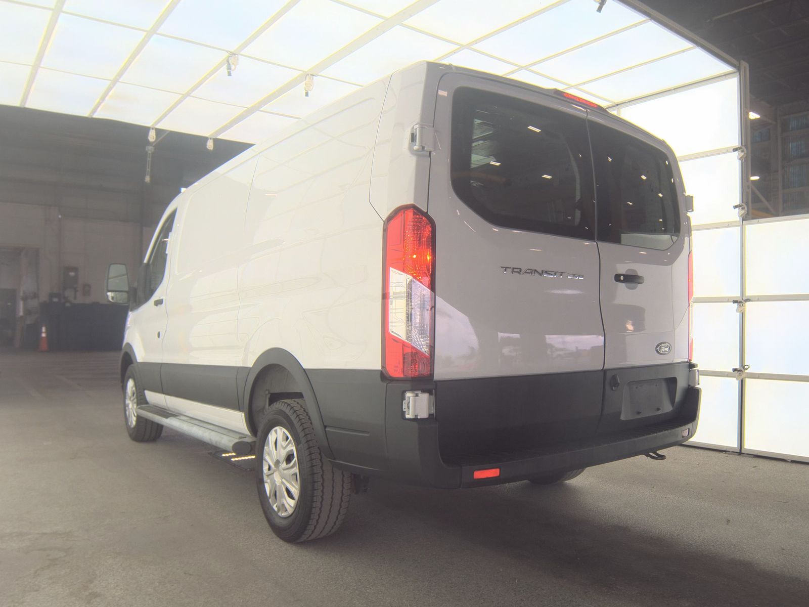 FORD TRANSIT 250 - 7
