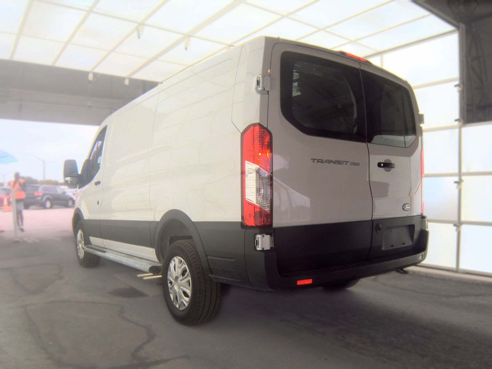FORD TRANSIT 250 - 7