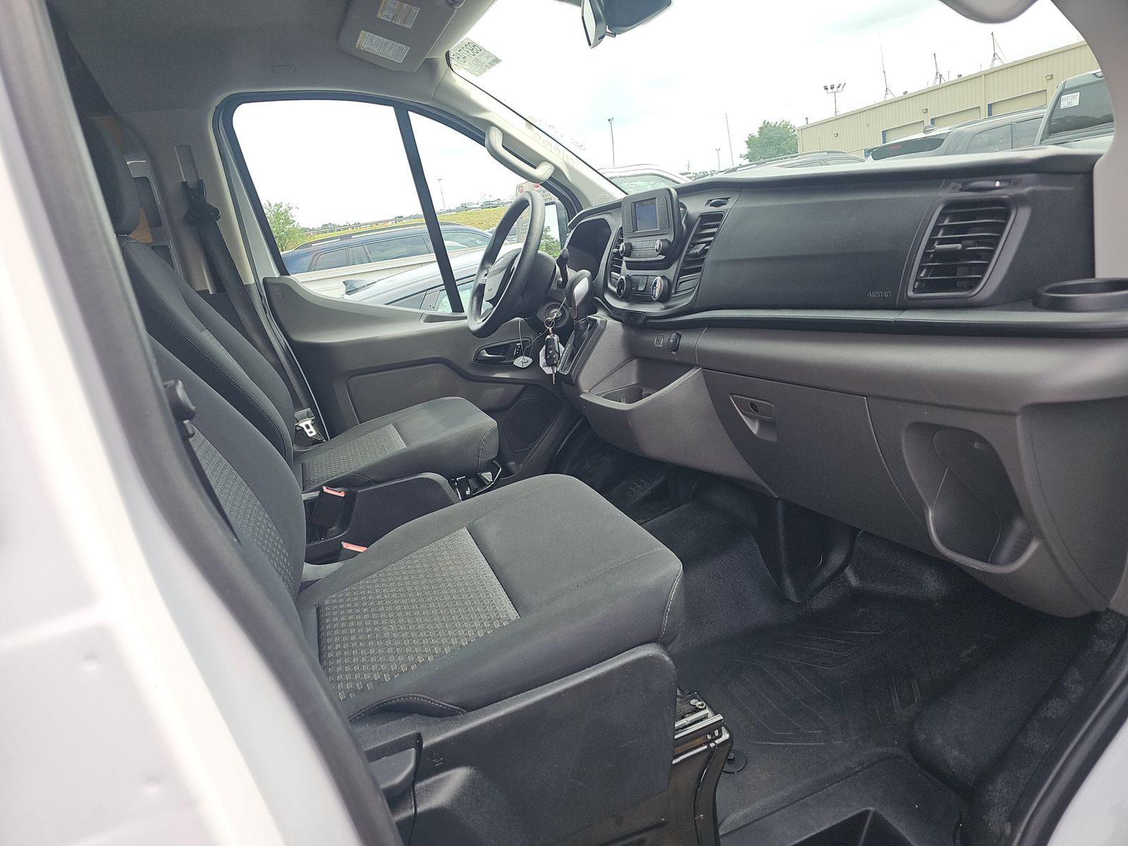 FORD TRANSIT 250 - 9