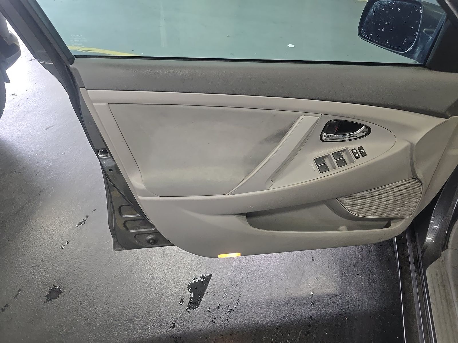 TOYOTA CAMRY - 10