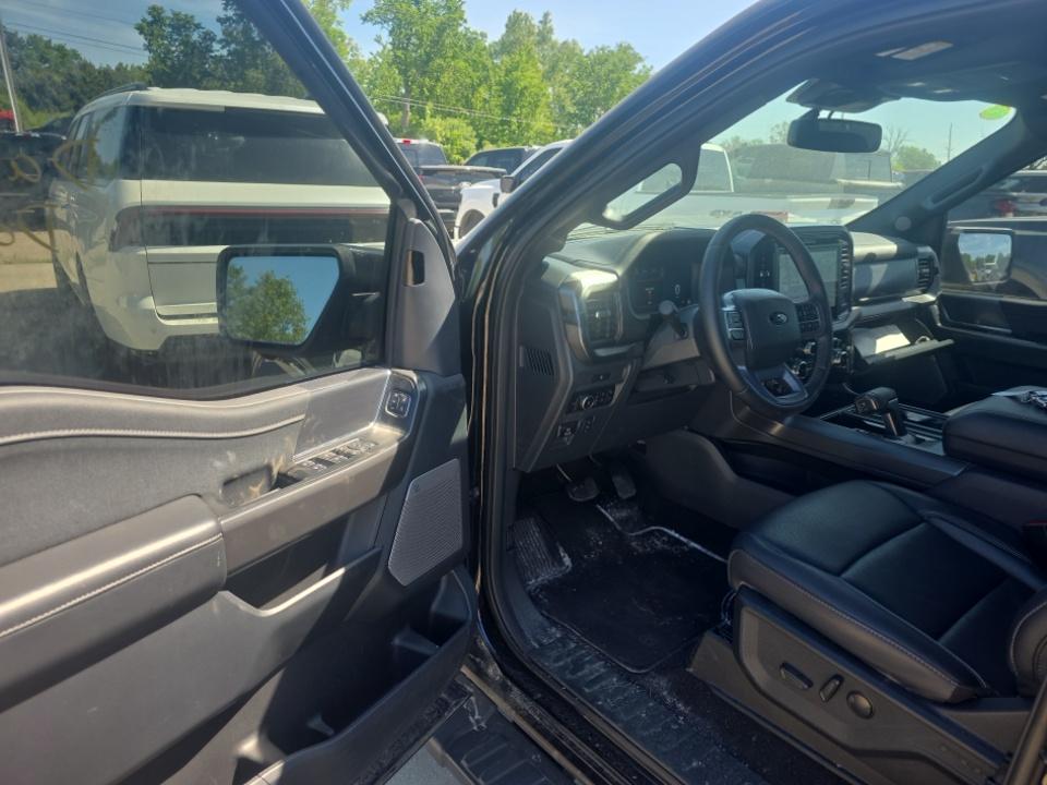 2025 Ford F-150 Lariat AWD