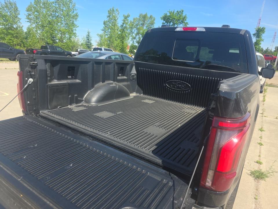 2025 Ford F-150 Lariat AWD