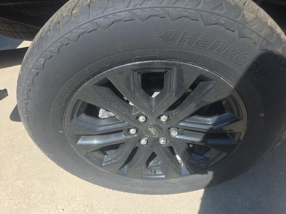2025 Ford F-150 Lariat AWD
