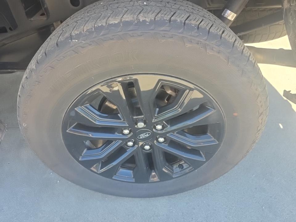 2025 Ford F-150 Lariat AWD