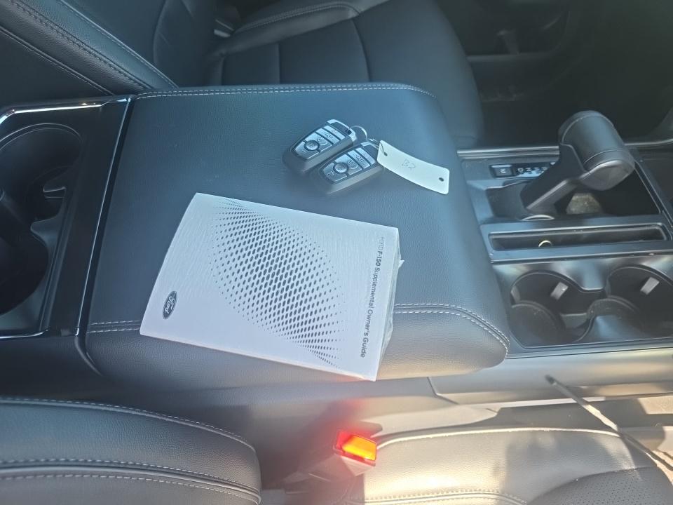 2025 Ford F-150 Lariat AWD