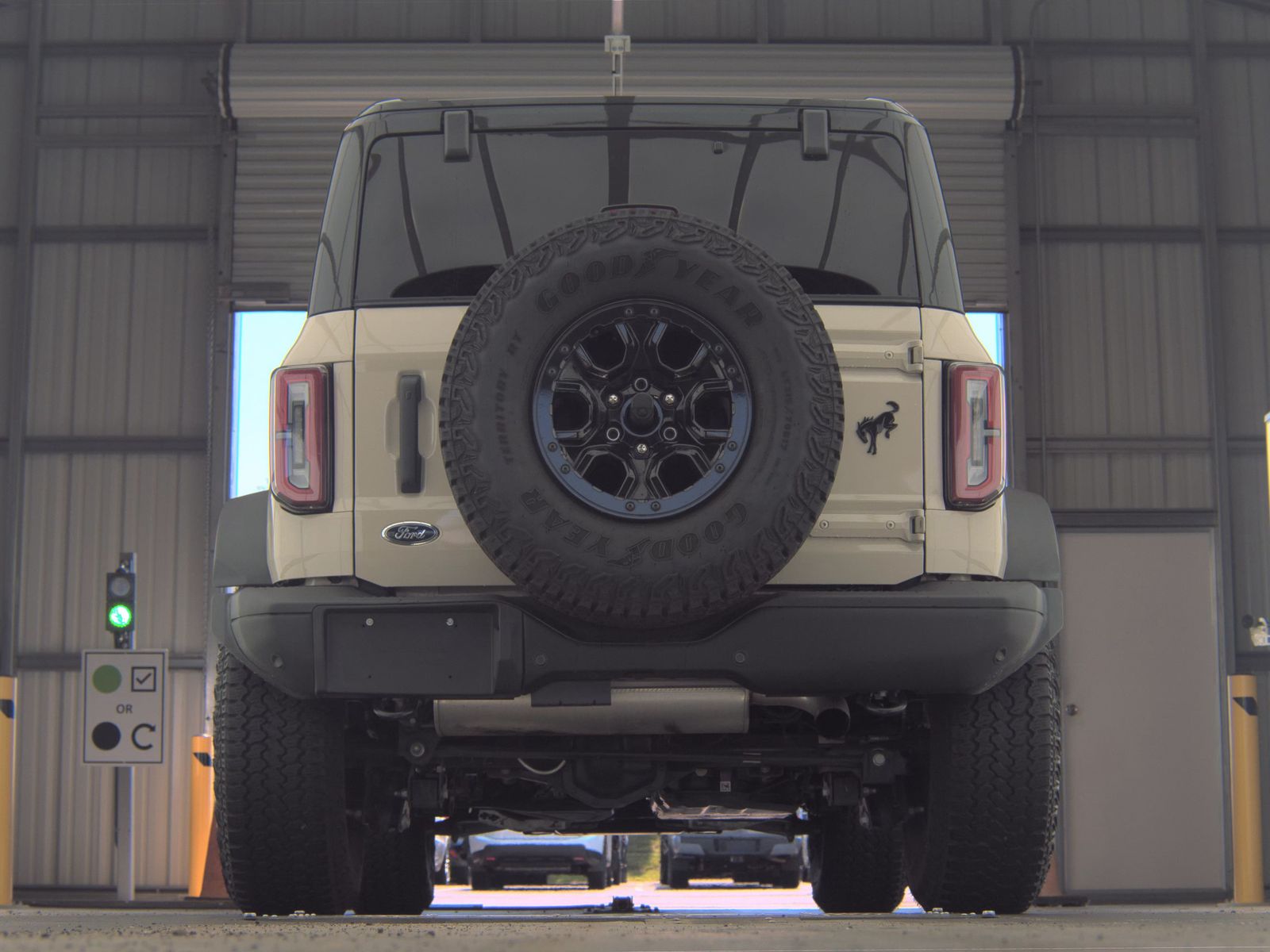 FORD BRONCO - 8