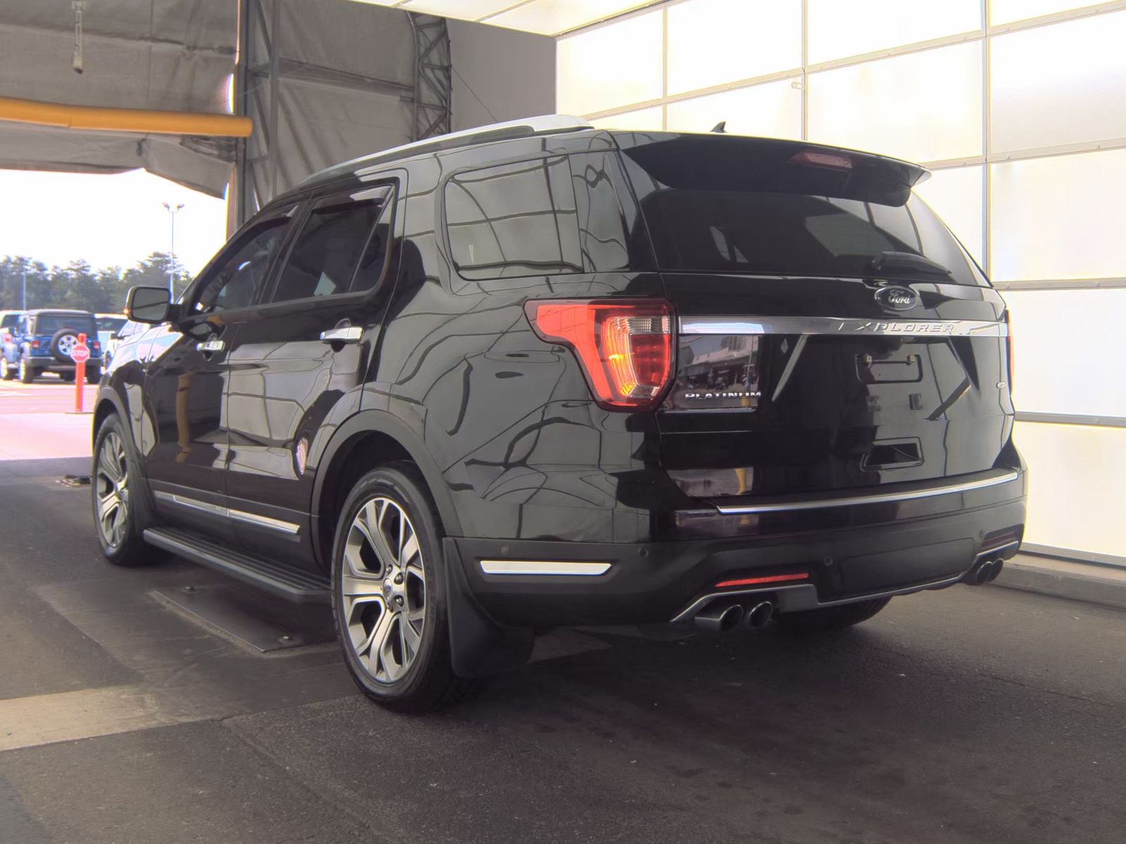FORD EXPLORER - 9