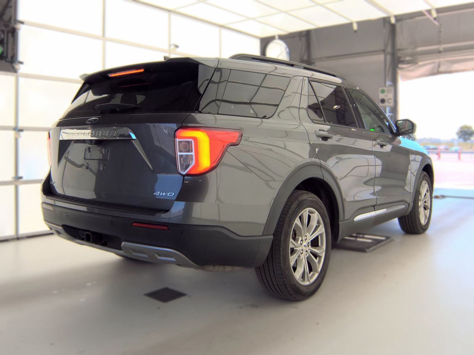 FORD EXPLORER - 6