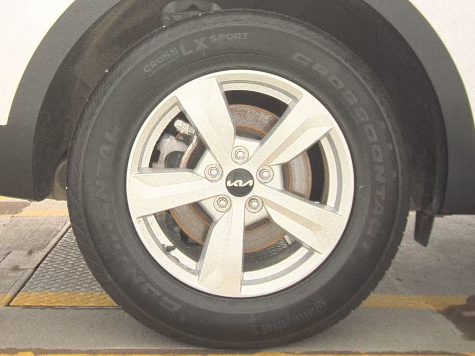 2025 Kia Sorento LX FWD