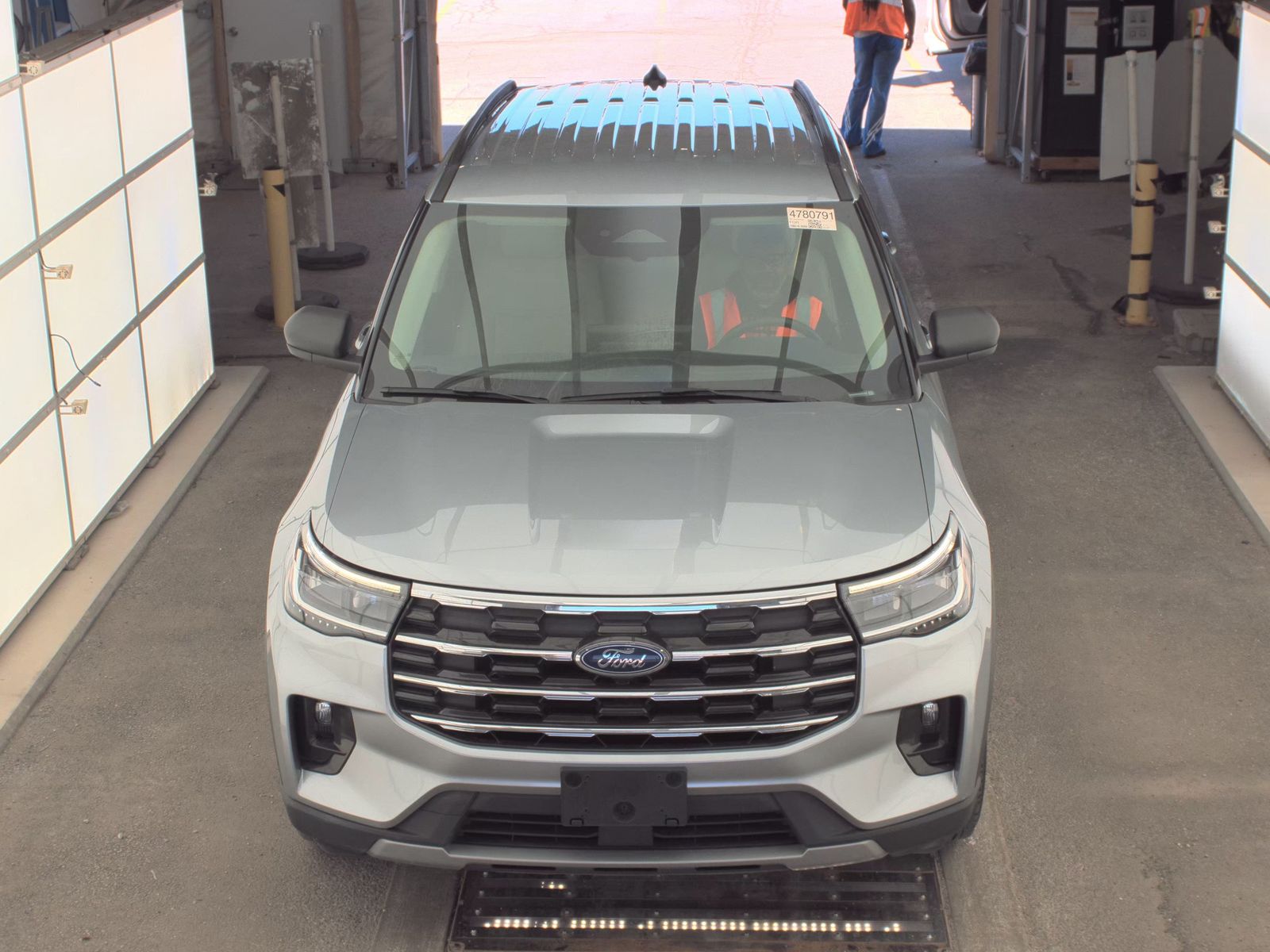 FORD EXPLORER - 3