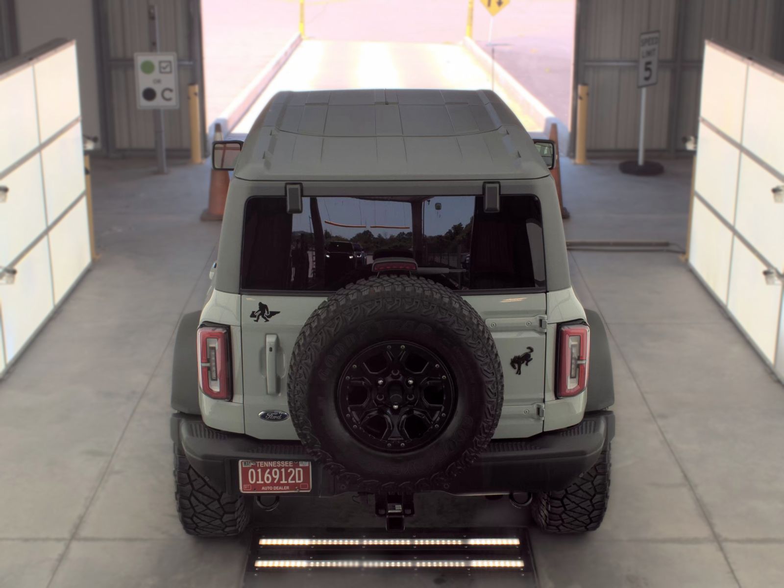 FORD BRONCO - 7